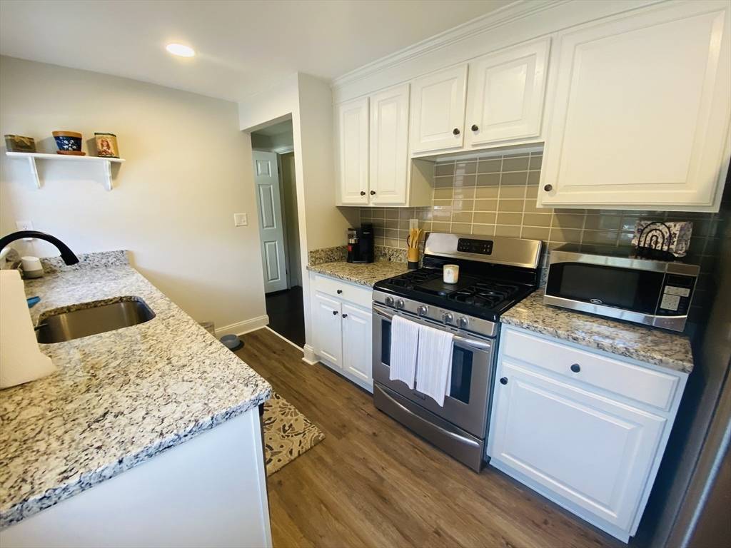 North Andover, MA 01845,124 Kingston St #124