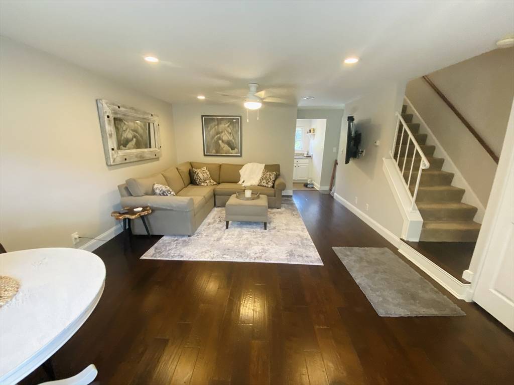 North Andover, MA 01845,124 Kingston St #124