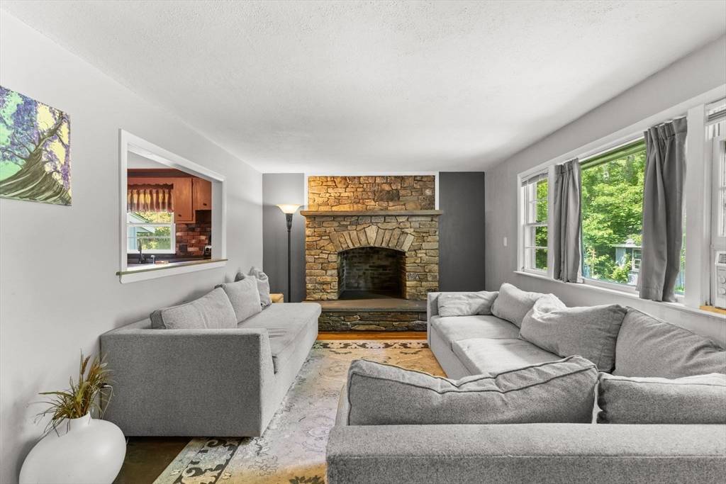 Middleboro, MA 02346,8 Homestead Rd