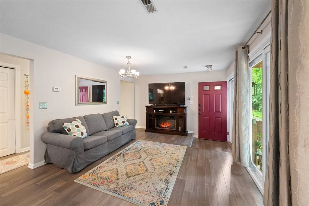 North Attleboro, MA 02760,42 2nd Ave #40