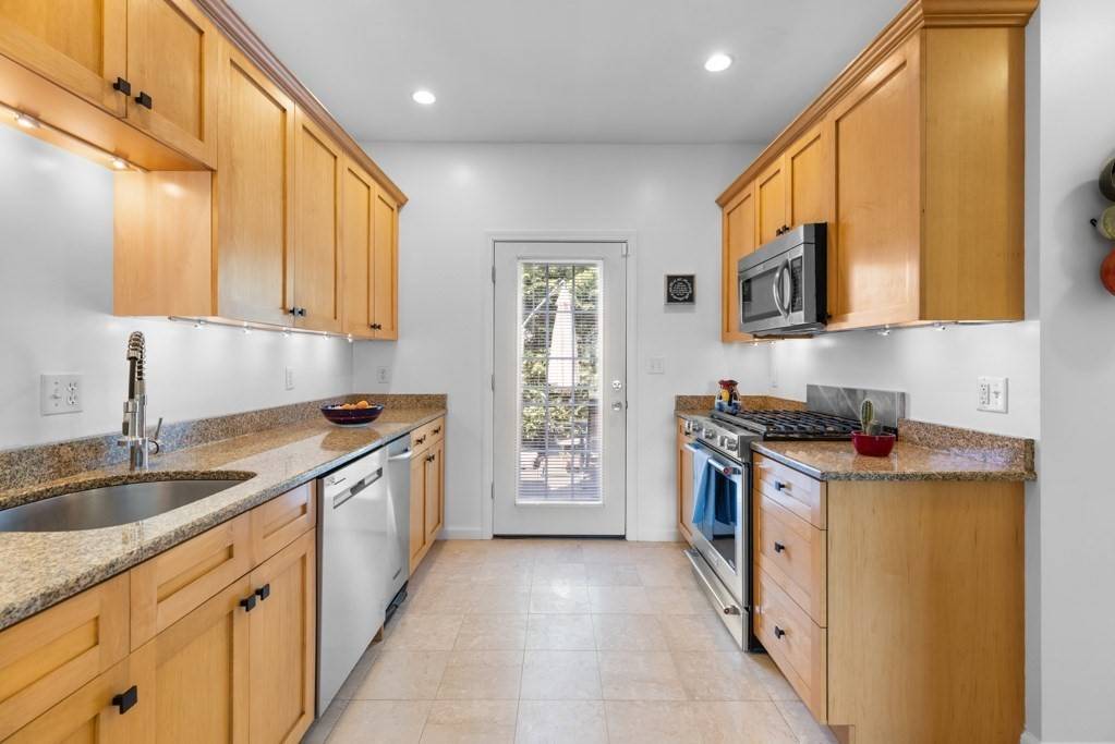Somerville, MA 02145,54 Myrtle St #2