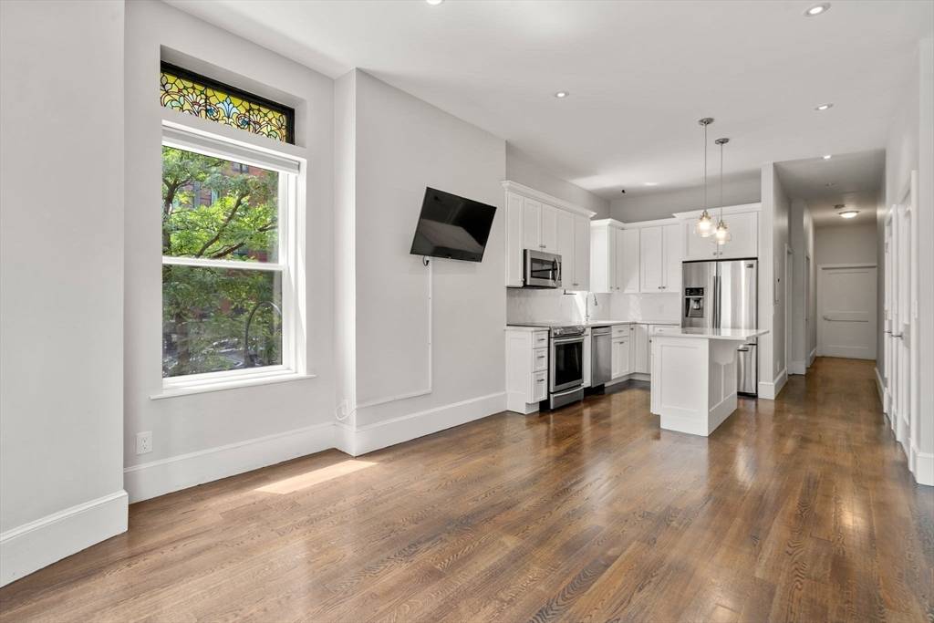 Boston, MA 02115,411 Marlborough Street #1
