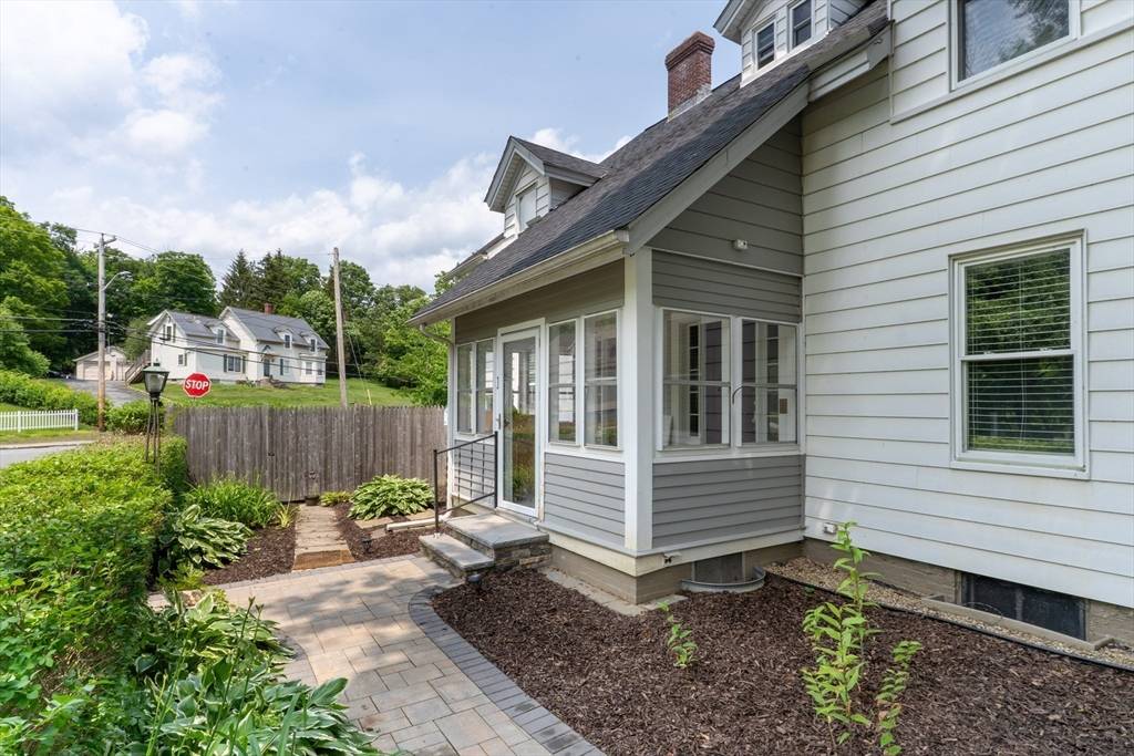 Sturbridge, MA 01518,1 Commonwealth Ave