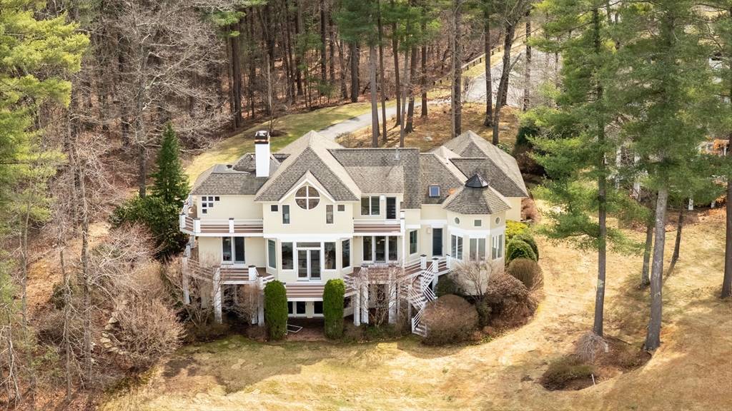 Ipswich, MA 01938,44 Southpoint Ln