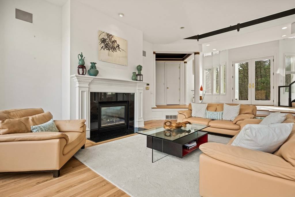 44 Southpoint Ln Ipswich, MA 01938