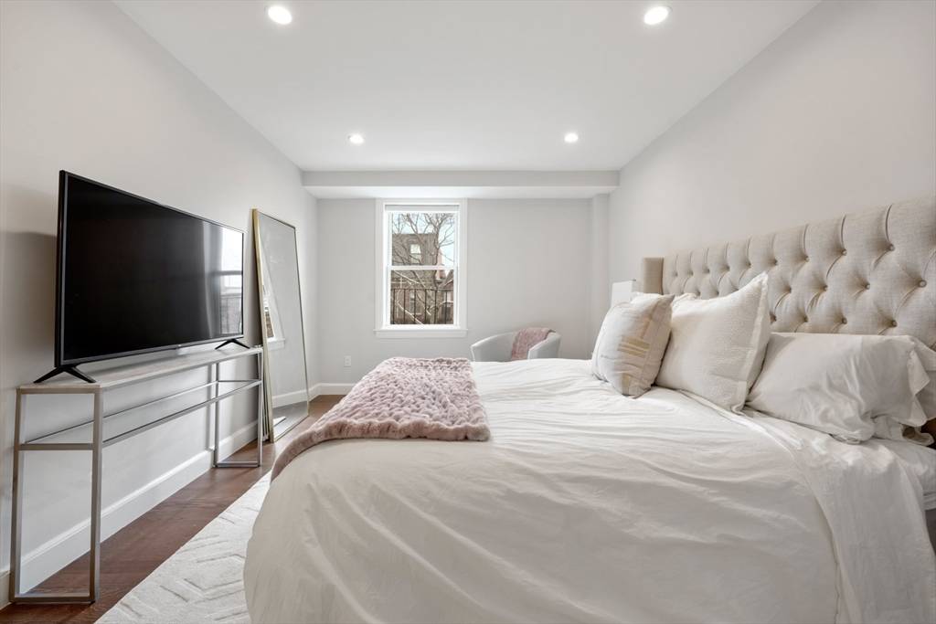 Boston, MA 02115,403 Marlborough St #14