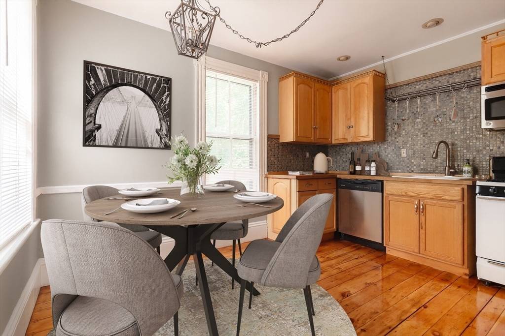 Salem, MA 01970,327 Lafayette St #2