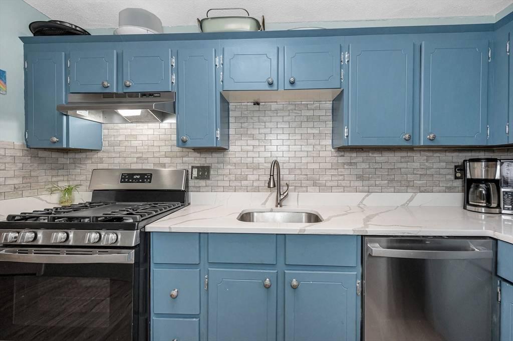 North Reading, MA 01864,7 Greenbriar Dr #205