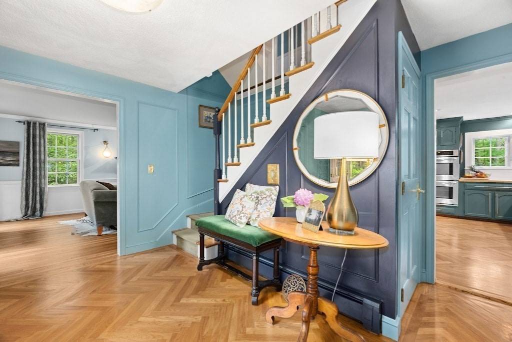 Northborough, MA 01532,69 Oak Avenue