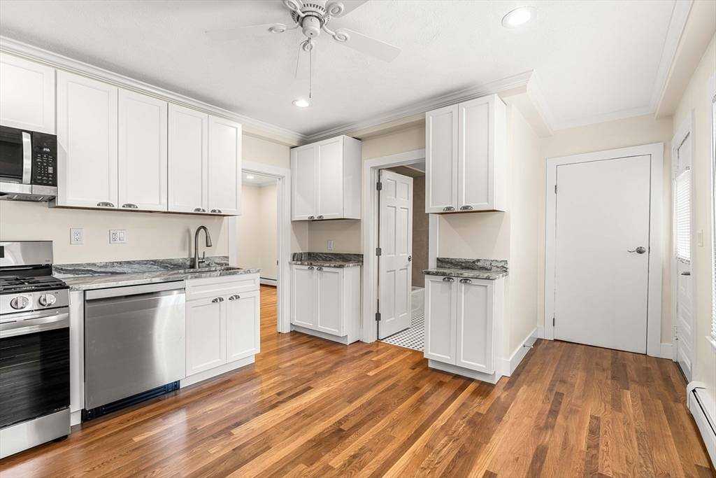Danvers, MA 01923,66 Lawrence St #1