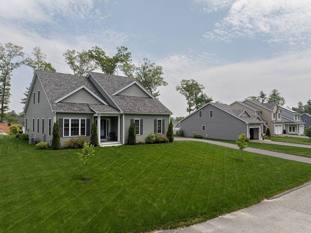 Uxbridge, MA 01569,194 Crownshield Ave #194