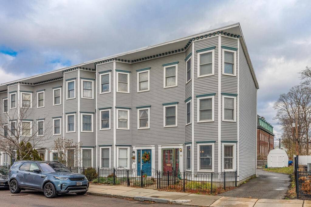 Boston, MA 02125,16 Roseclair Street #16