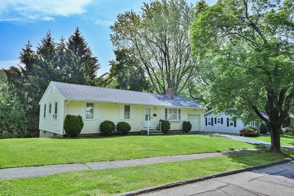 Worcester, MA 01609,27 Pine Tree Dr