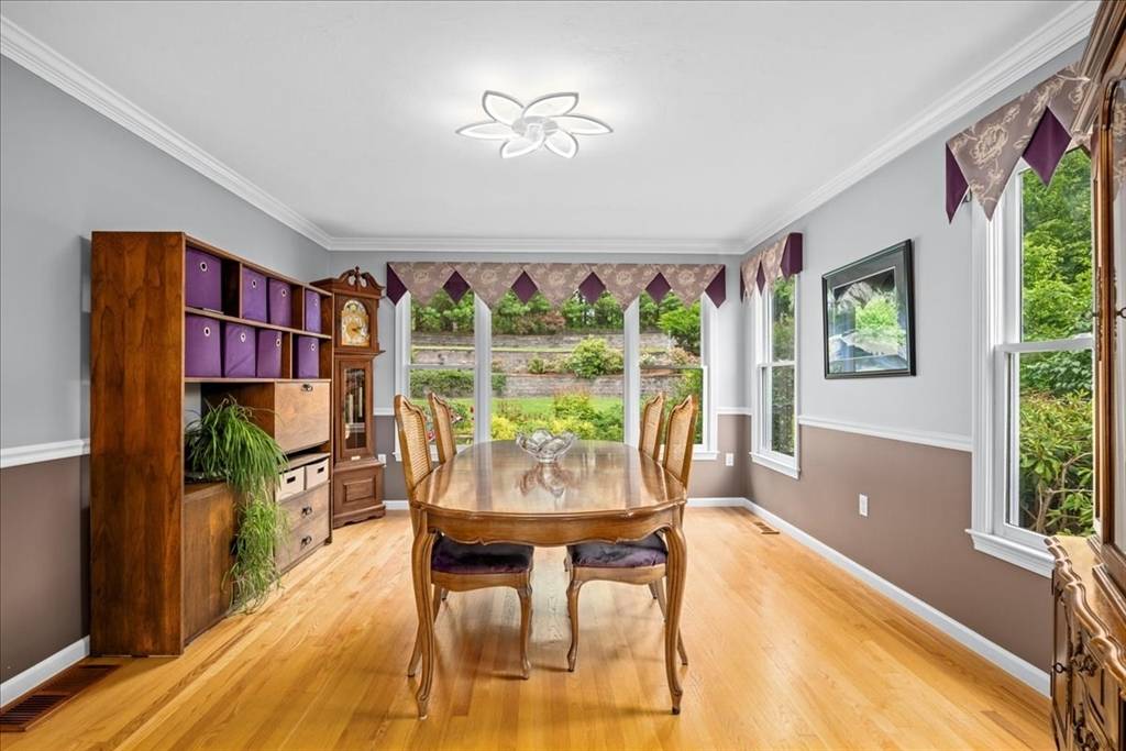 14 Vanessa Dr Northborough, MA 01532