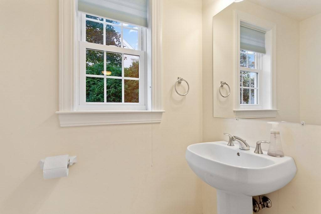 Newton, MA 02464,89 Ossipee Street #89