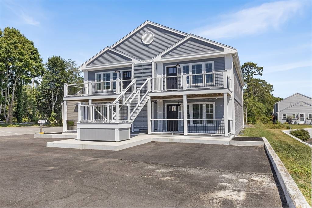 Barnstable, MA 02601,112 West Main #4