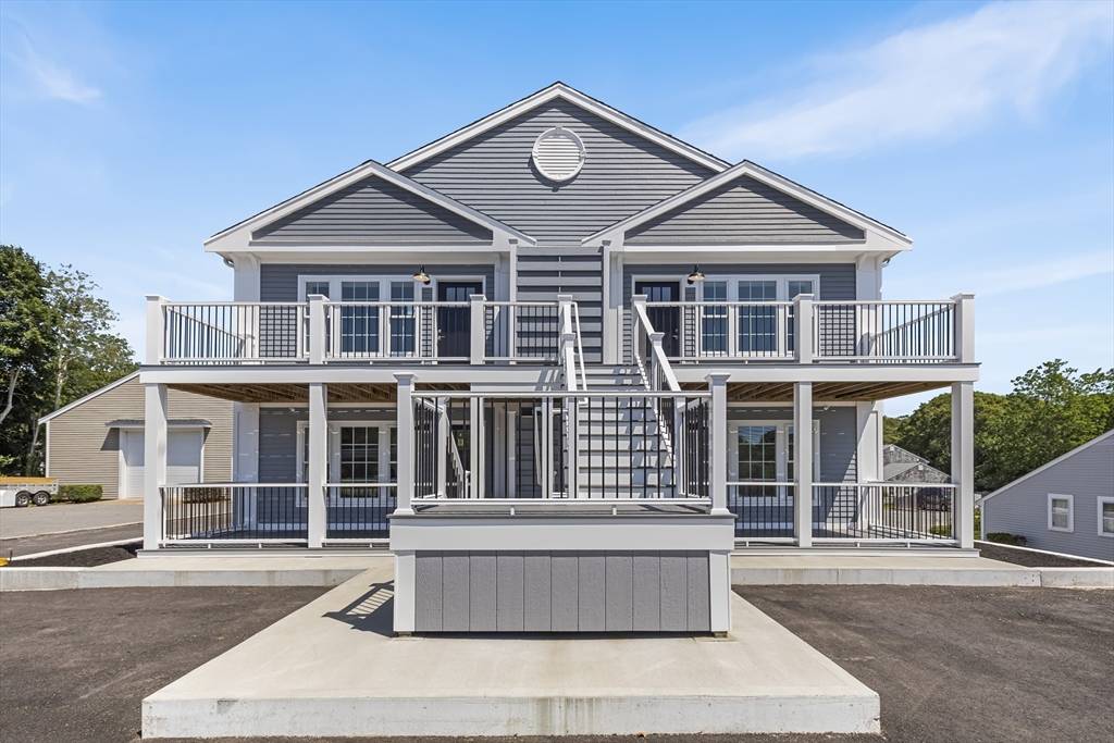 Barnstable, MA 02601,112 West Main #8