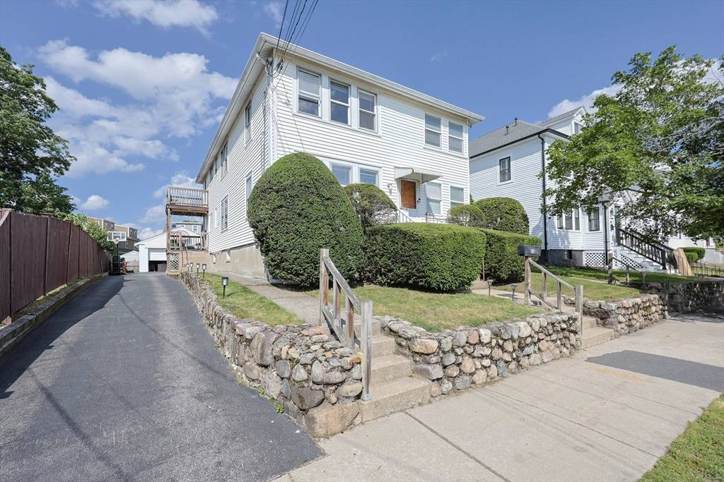 Newton, MA 02460,18-20 Melbourne Ave