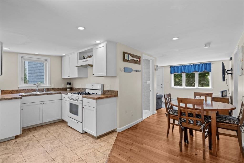 Fairhaven, MA 02719,12 Day St