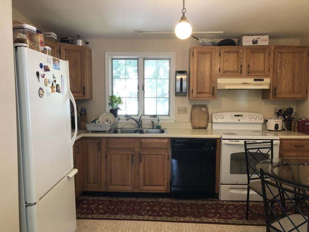 Natick, MA 01760,4 Lincoln Pl. #0