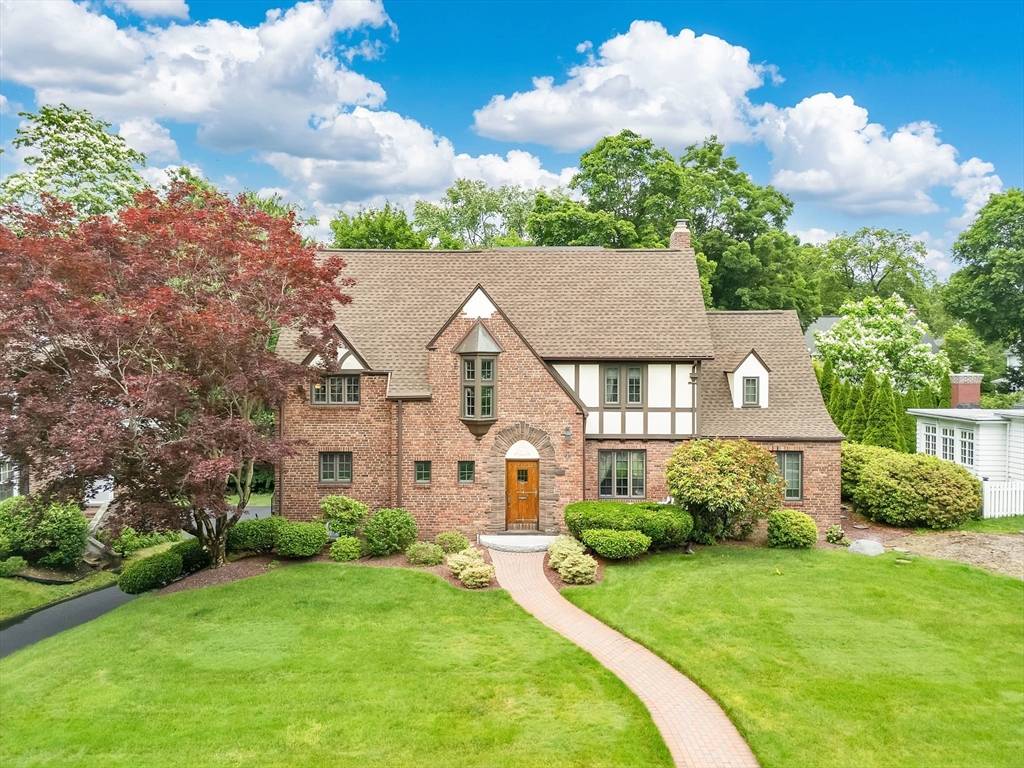 Longmeadow, MA 01106,44 Meadowbrook Rd