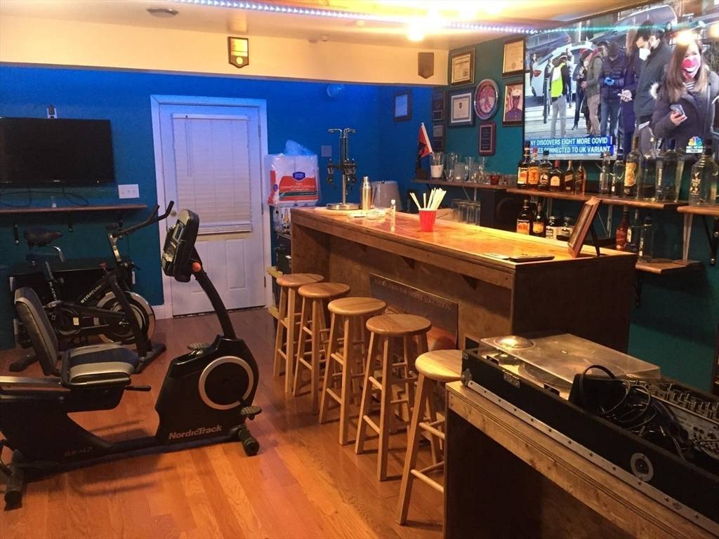 214 Hovendon Ave Brockton, MA 02302