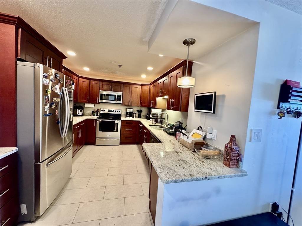 Medford, MA 02155,3920 Mystic Valley Pkwy #402