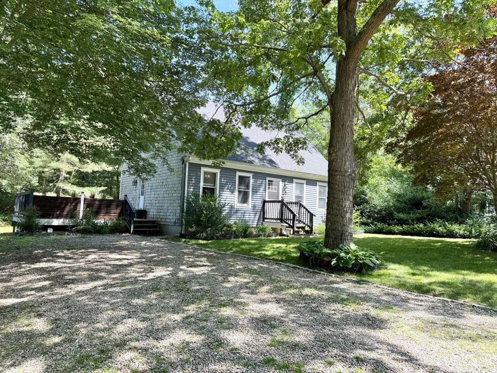 Barnstable, MA 02648,18 Staysail Cir