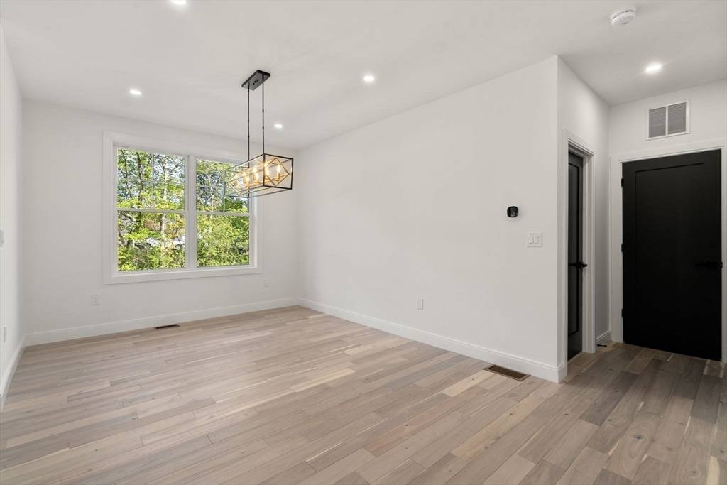 2 Spring Meadow Dr Southborough, MA 01772
