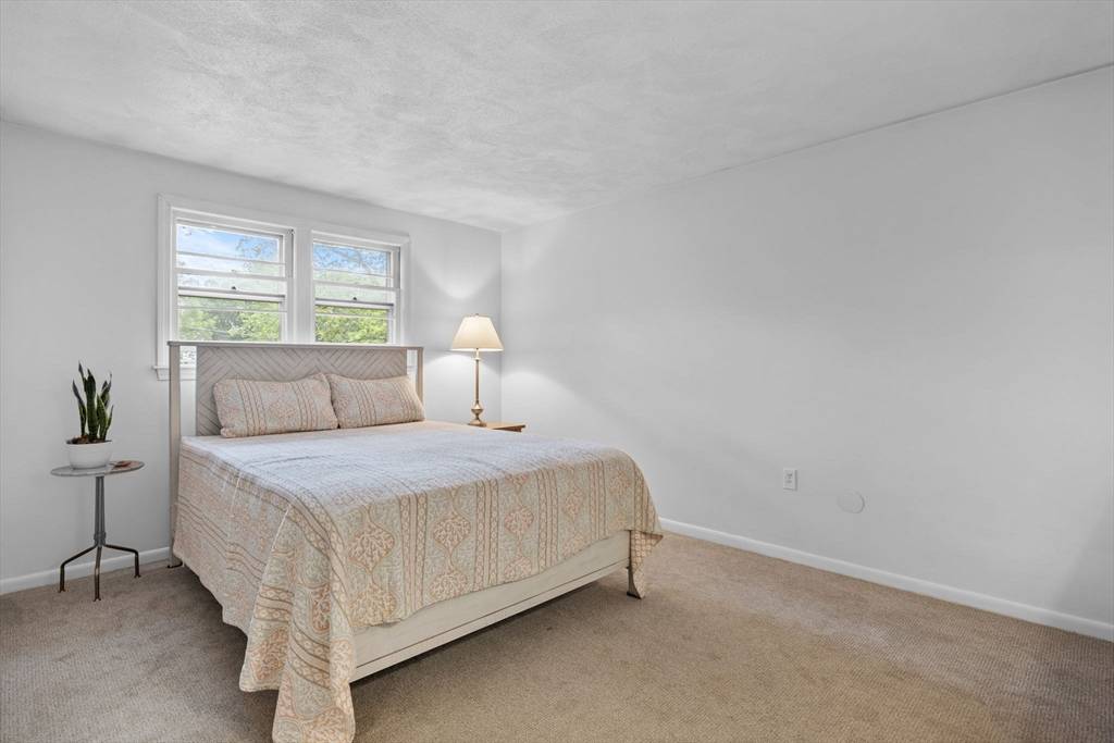 23 Eastview Ave Billerica, MA 01821