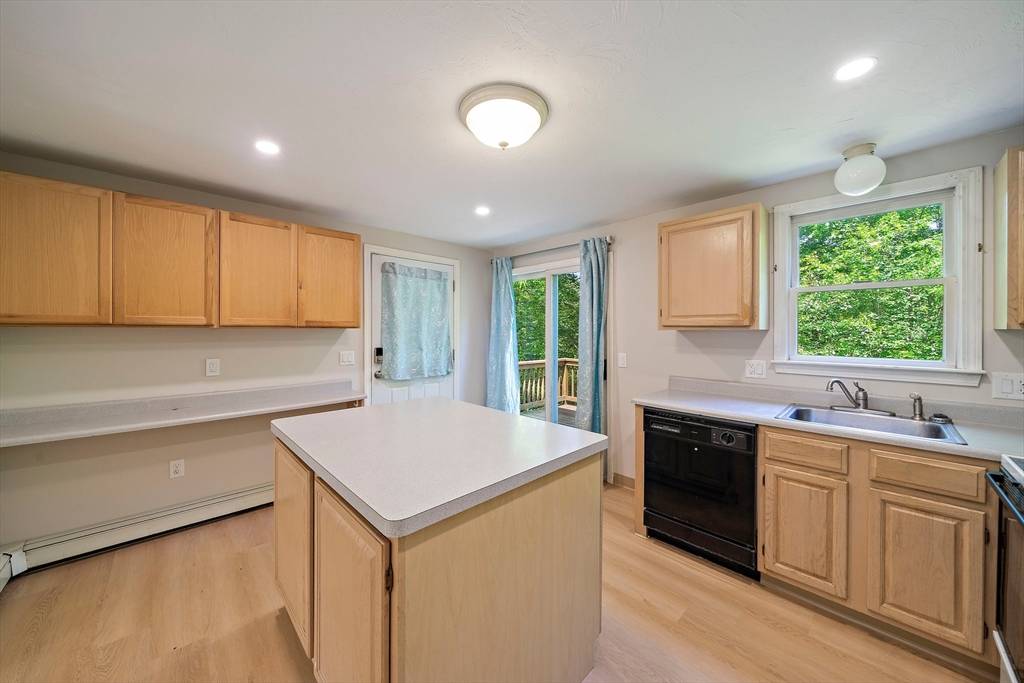 Taunton, MA 02780,74 Blueberry Lane