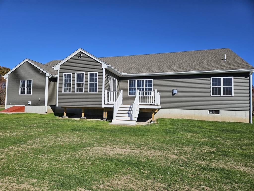 Uxbridge, MA 01569,129 Elm St #Lot 7