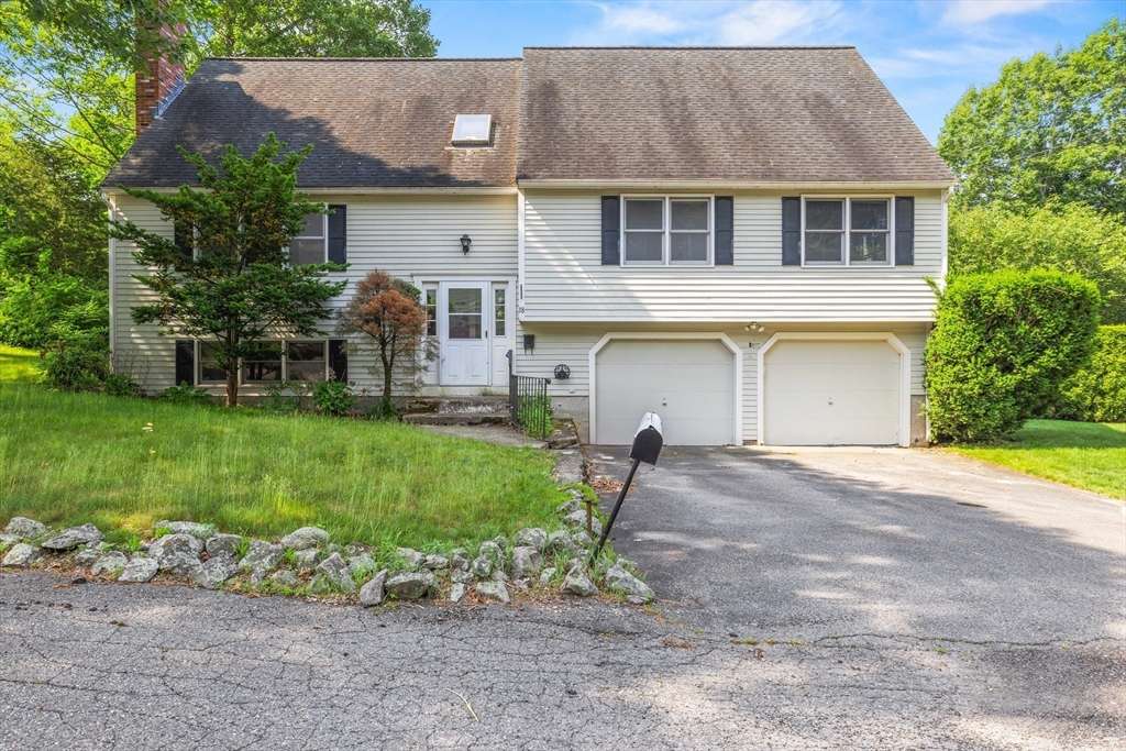 Dedham, MA 02026,18 Bismark St