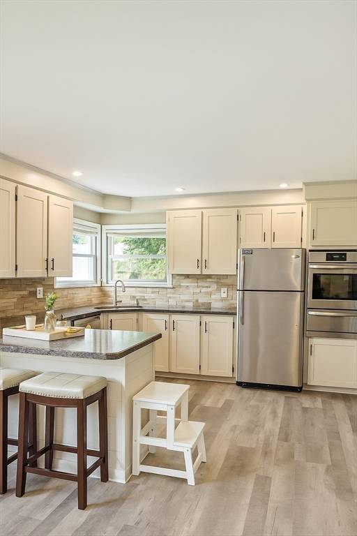South Hadley, MA 01075,513 Newton St