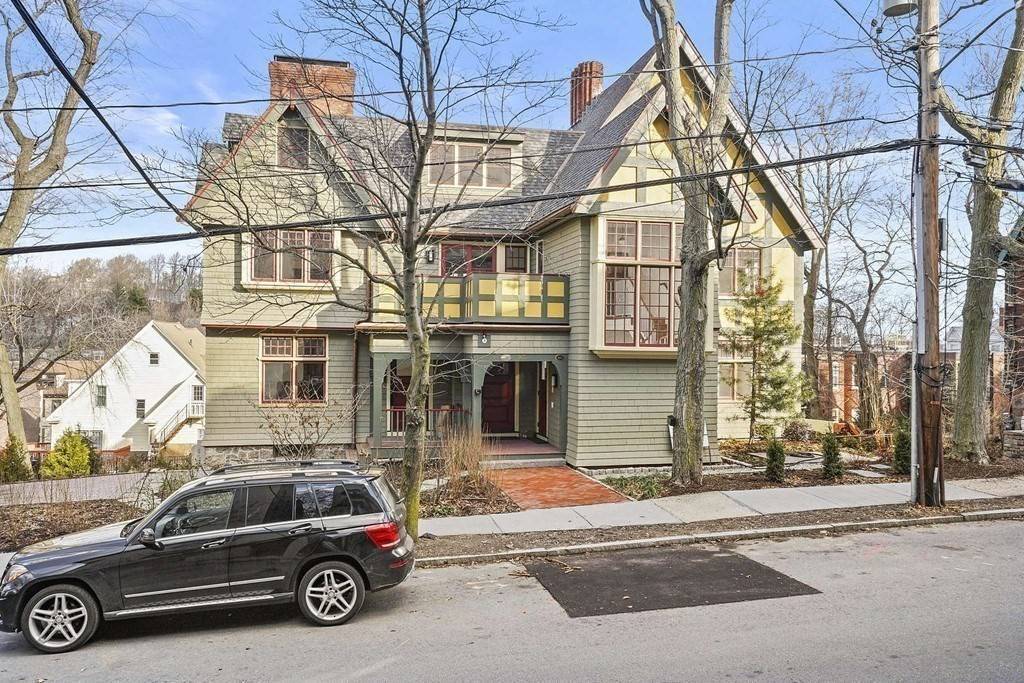 Brookline, MA 02445,165 Winthrop Road #A