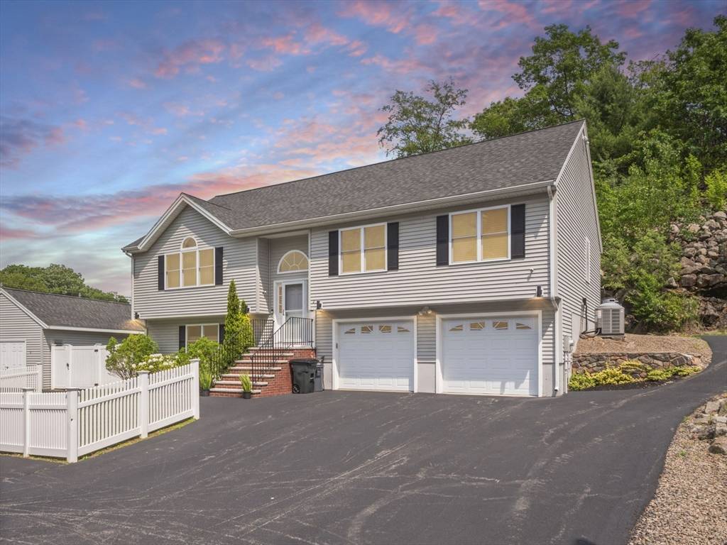 Peabody, MA 01960,2 Gedney Dr