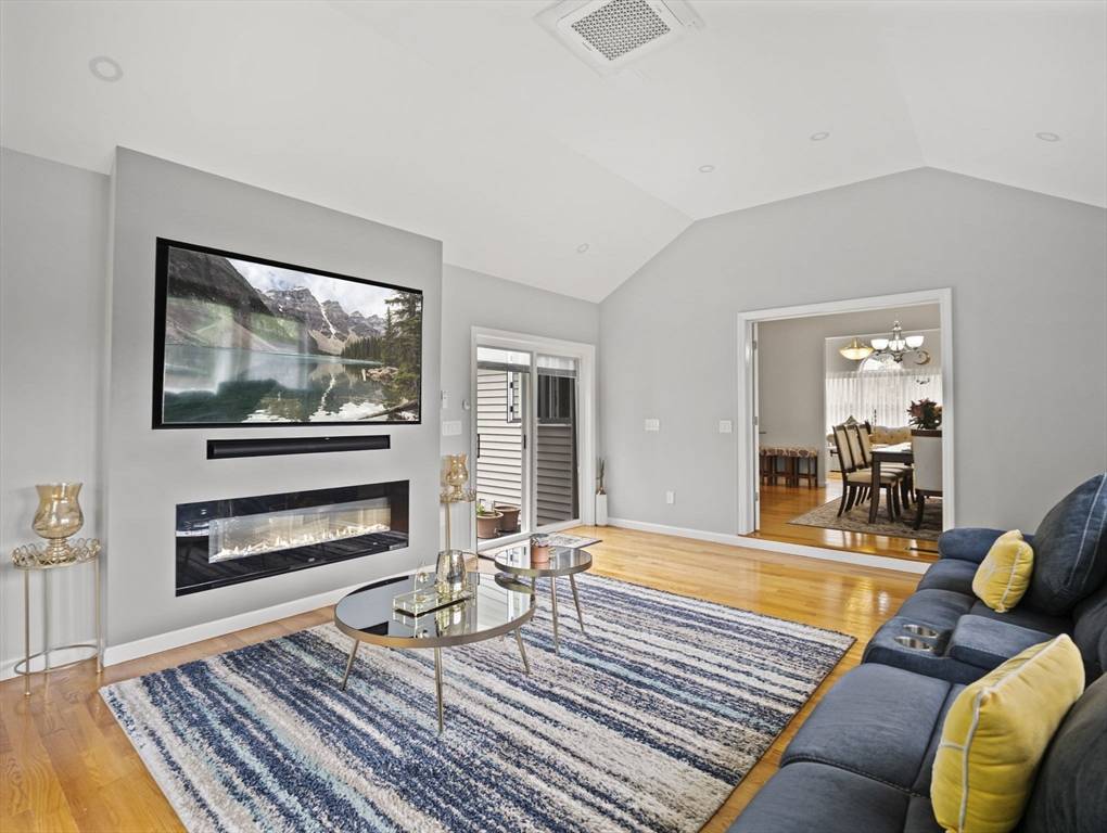 Peabody, MA 01960,2 Gedney Dr