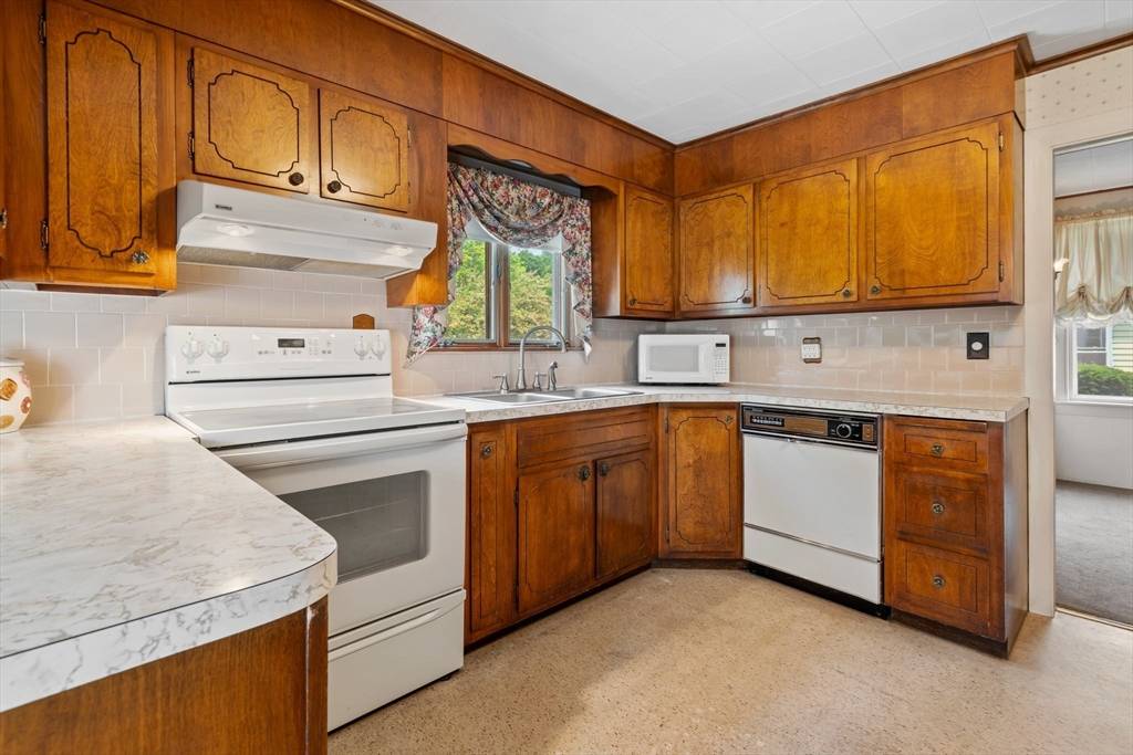 Taunton, MA 02718,79 Liberty Street