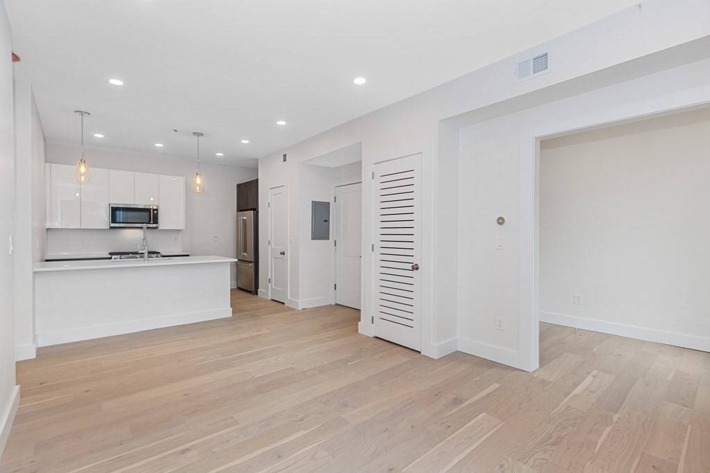 Somerville, MA 02143,105 Washington St. #2B