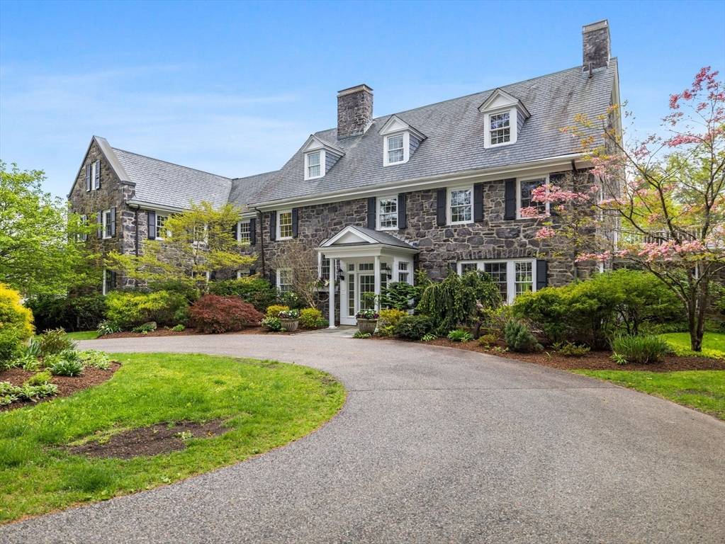Needham, MA 02492,90 Burr Dr