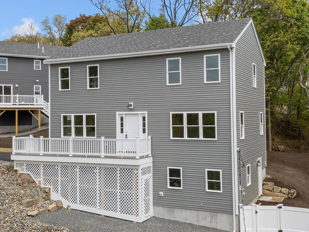 Lynn, MA 01902,17 Upland Road