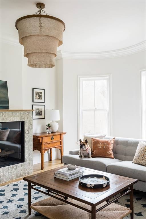 Boston, MA 02116,195 W. Newton #PH