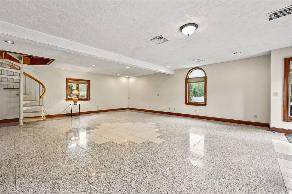 Marlborough, MA 01752,466 Hosmer Street