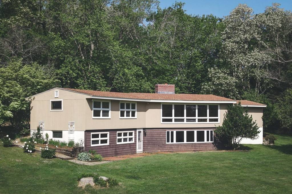 Ipswich, MA 01938,235 Argilla Rd
