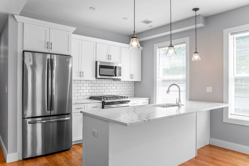 Boston, MA 02125,4 Mount Vernon St. #1