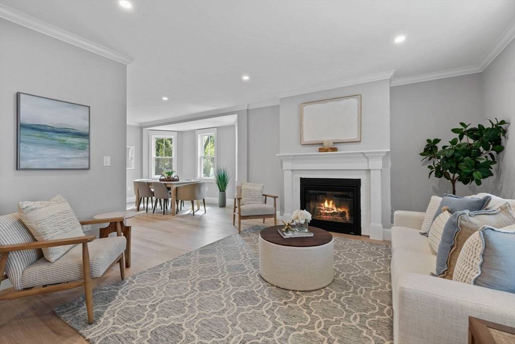 Boston, MA 02131,73 Knoll Street #73