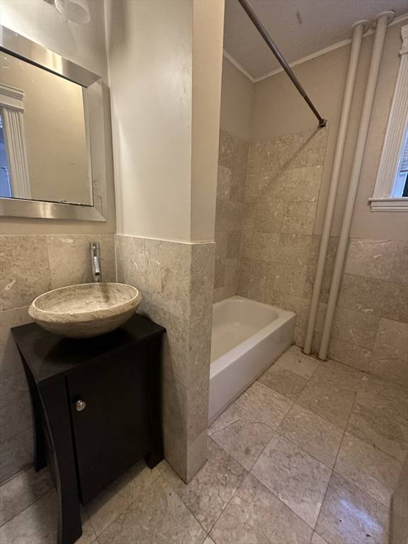 Boston, MA 02215,31 Queensberry #6