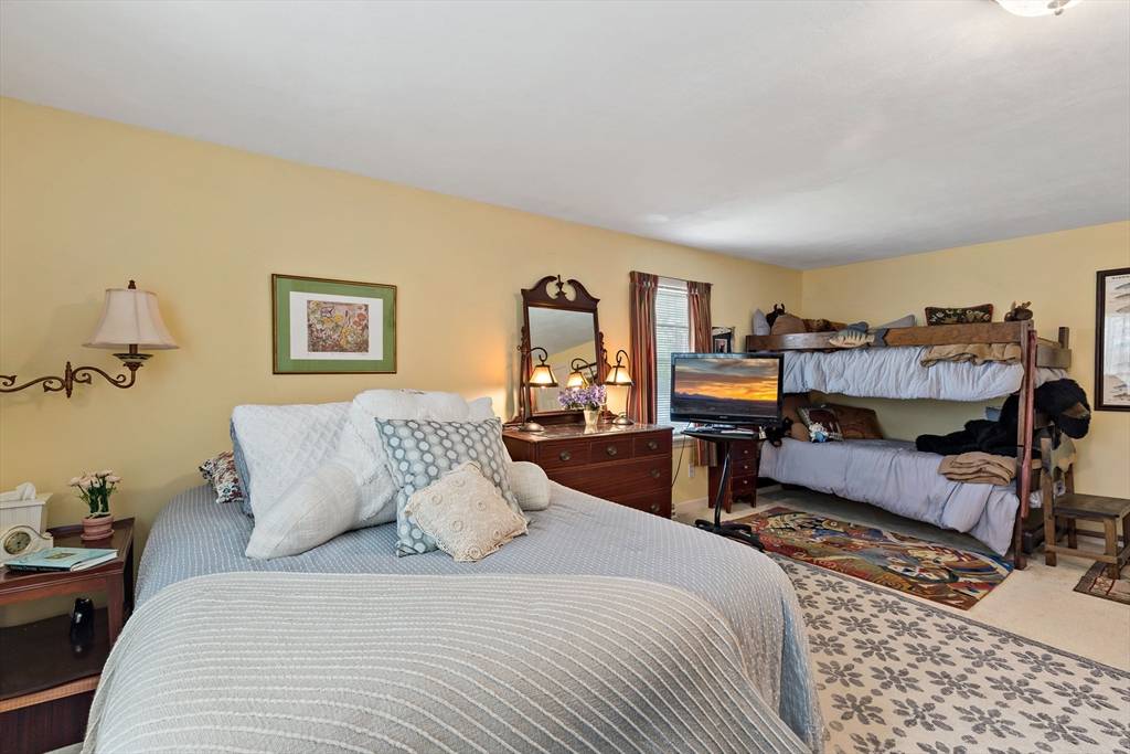 Bourne, MA 02559,39 Bennets Neck Dr