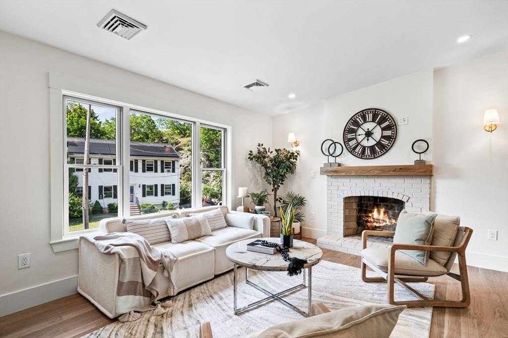 Swampscott, MA 01907,1 Archer St