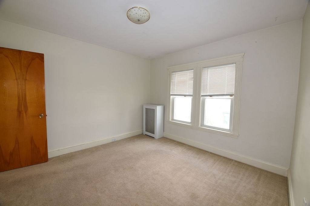 Medford, MA 02155,75 Linwood St #1